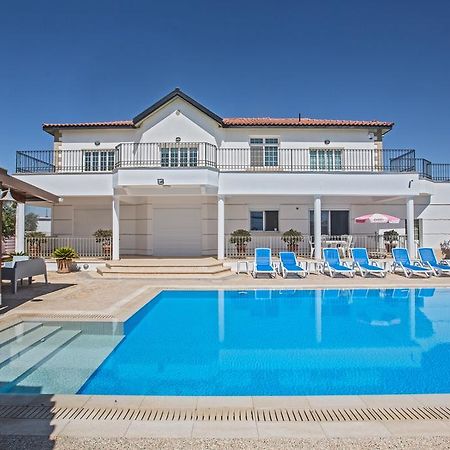Papas Family Villa Paralímni Kültér fotó