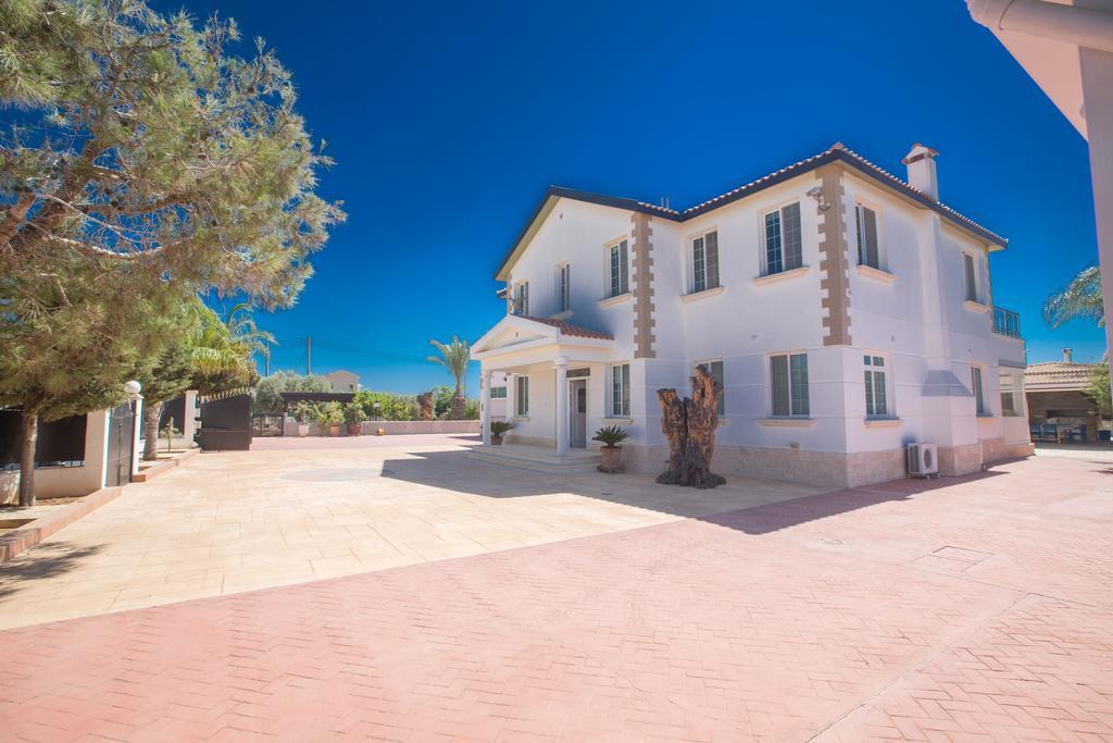 Papas Family Villa Paralímni Kültér fotó