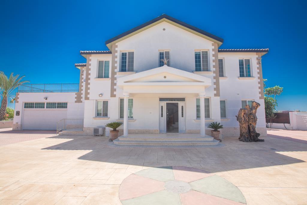 Papas Family Villa Paralímni Kültér fotó