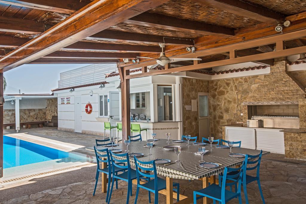 Papas Family Villa Paralímni Kültér fotó