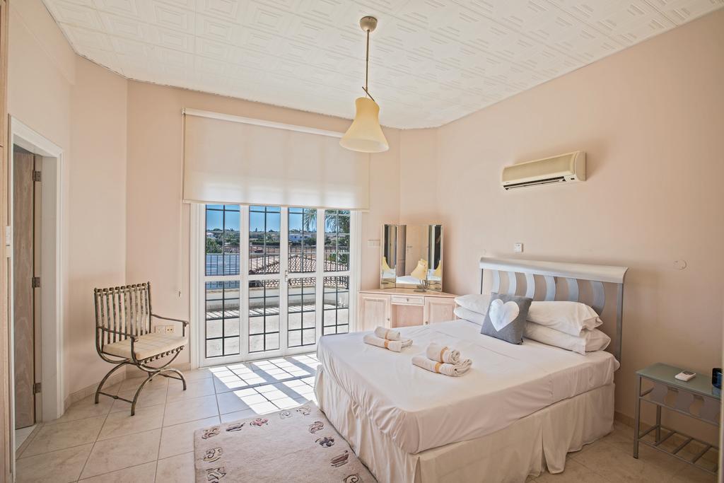 Papas Family Villa Paralímni Kültér fotó