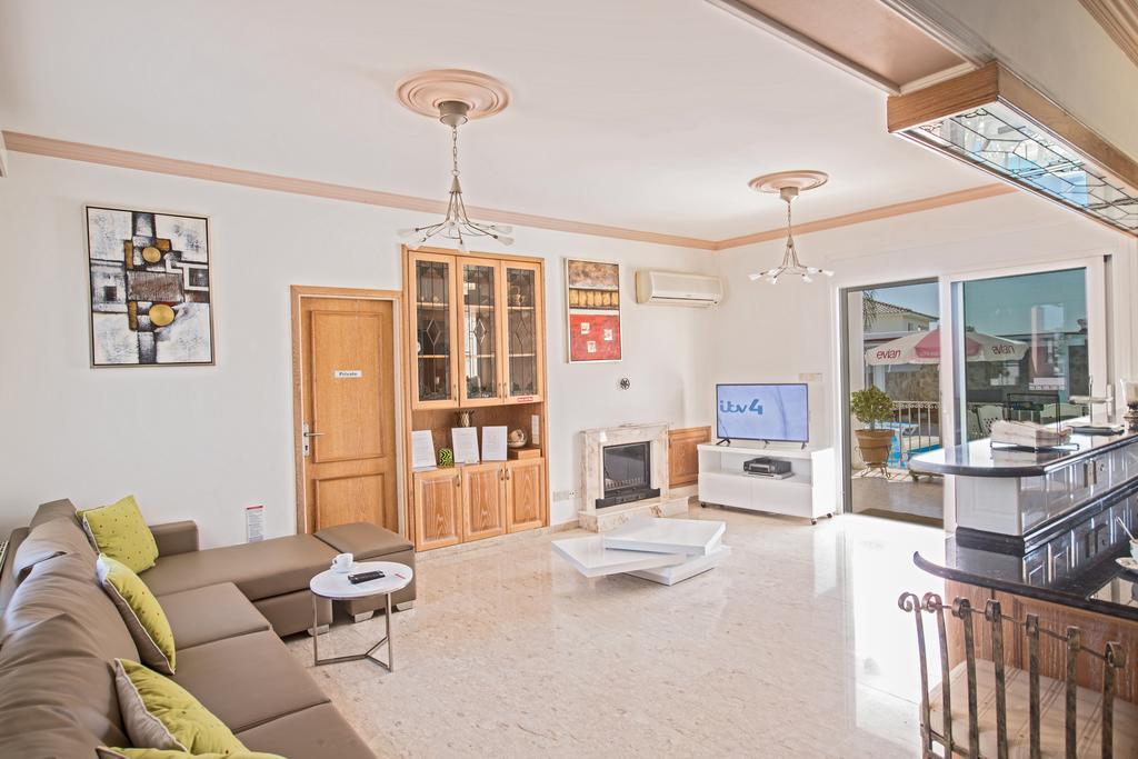 Papas Family Villa Paralímni Kültér fotó
