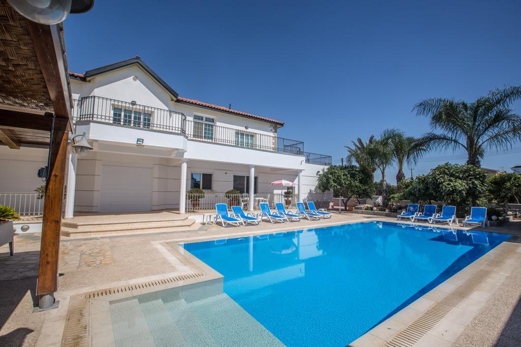 Papas Family Villa Paralímni Kültér fotó