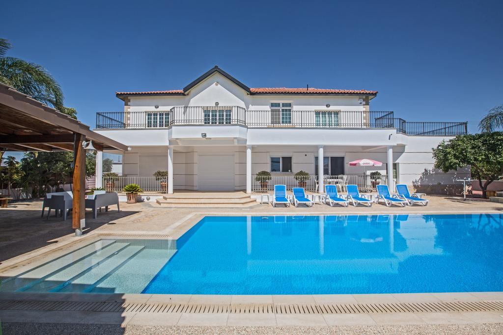 Papas Family Villa Paralímni Kültér fotó